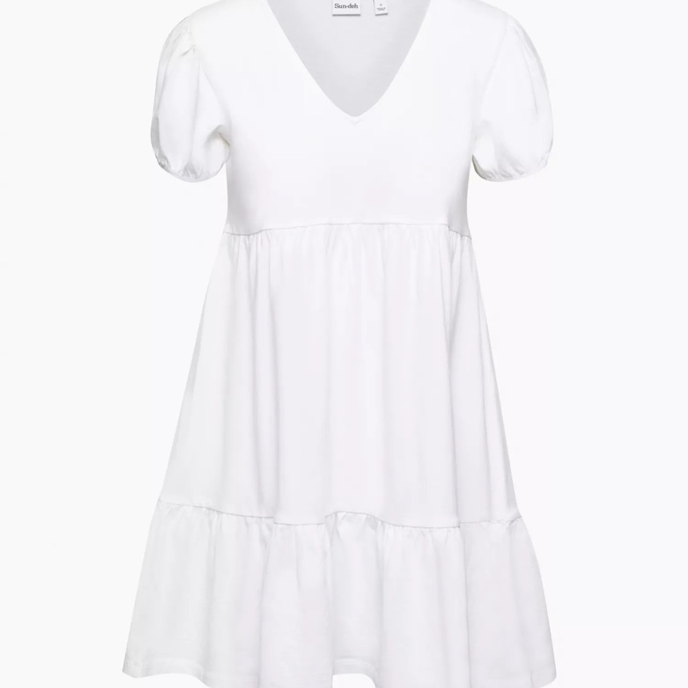 Aritzia Sunday Best Cruise Dress White Cruise Dress
V-neck babydoll dress